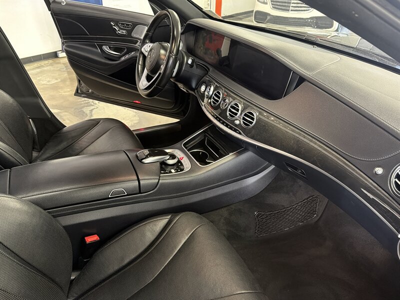 Used 2018 Mercedes-Benz S 450 Sedan image 25