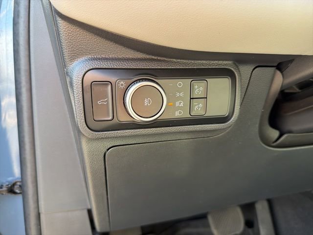 Used 2025 Ford Explorer Active w/ Active Comfort Package image 13
