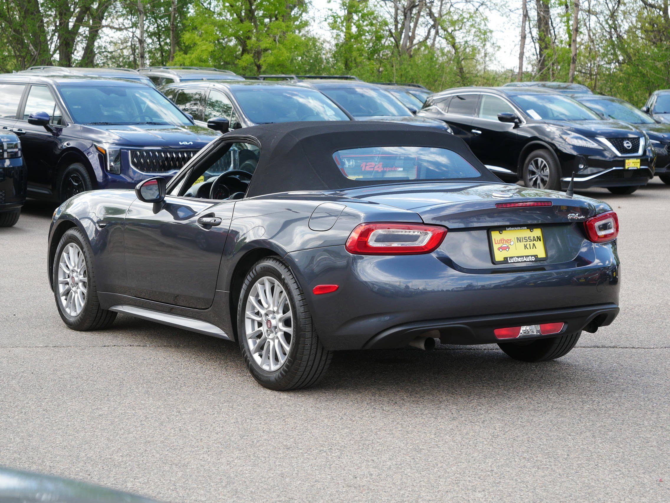 Used 2017 FIAT 124 Spider Classica RWD image 34