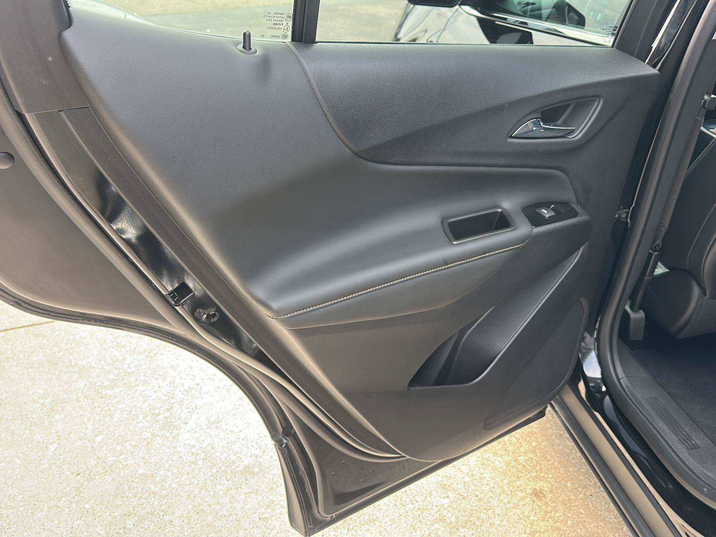 Used 2024 Chevrolet Equinox Premier FWD image 18