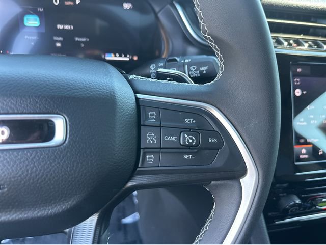 Used 2024 Jeep Grand Cherokee Laredo X w/ Trailer Tow Package image 25