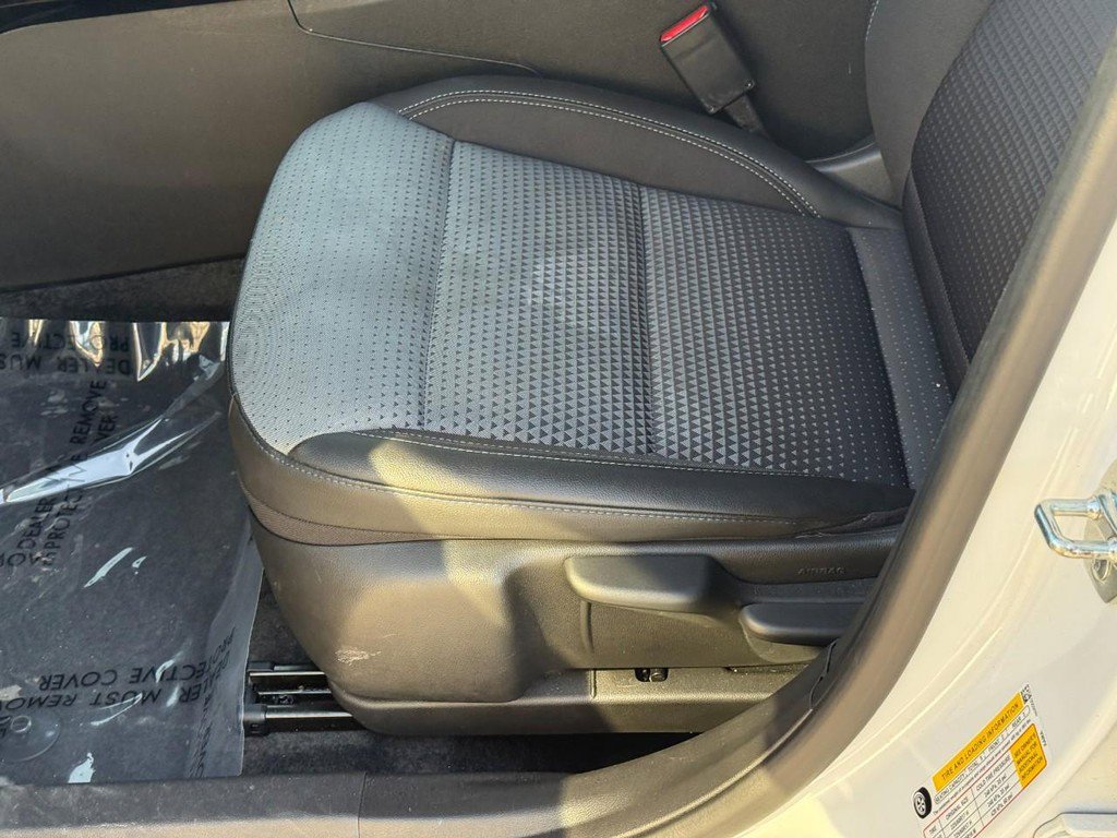 Used 2025 Chevrolet Trax LT w/ LT Convenience Package image 18