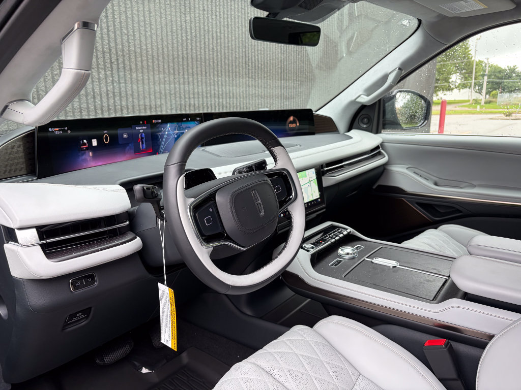 New 2027 Lincoln Navigator Black Label AWD/4WD image 11