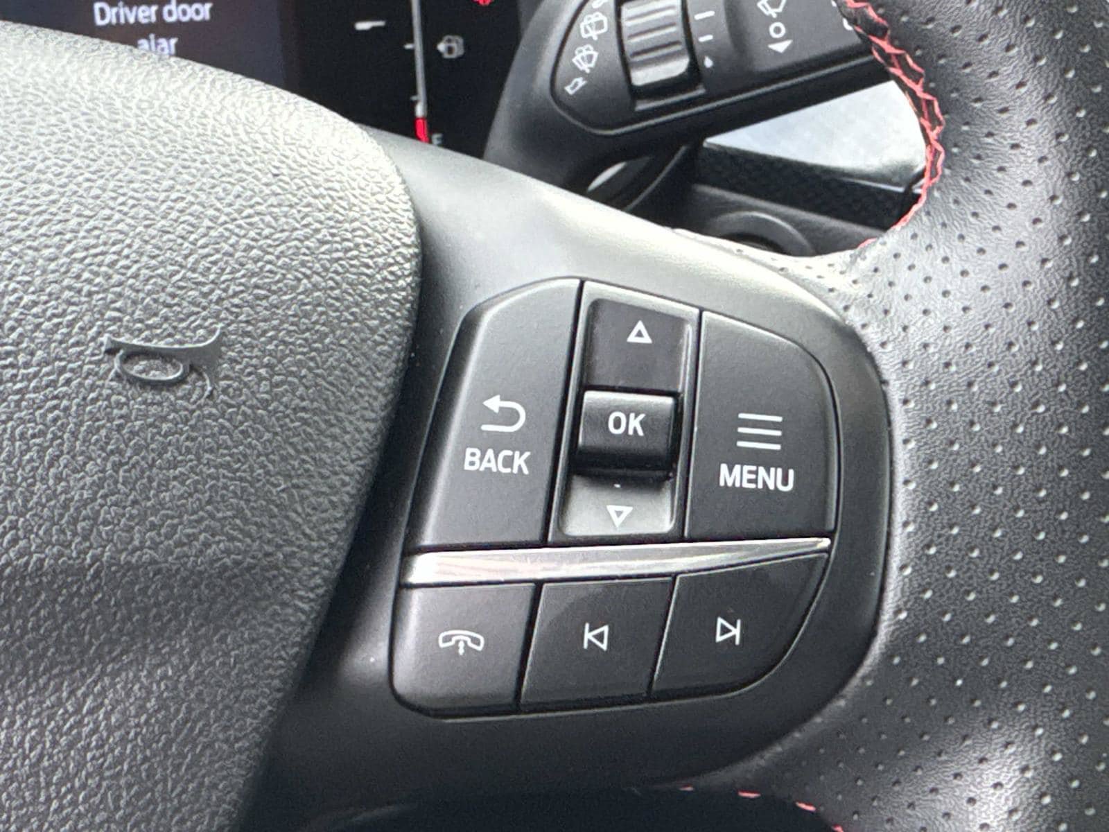 Used 2025 Ford Escape ST-Line Select AWD/4WD image 33