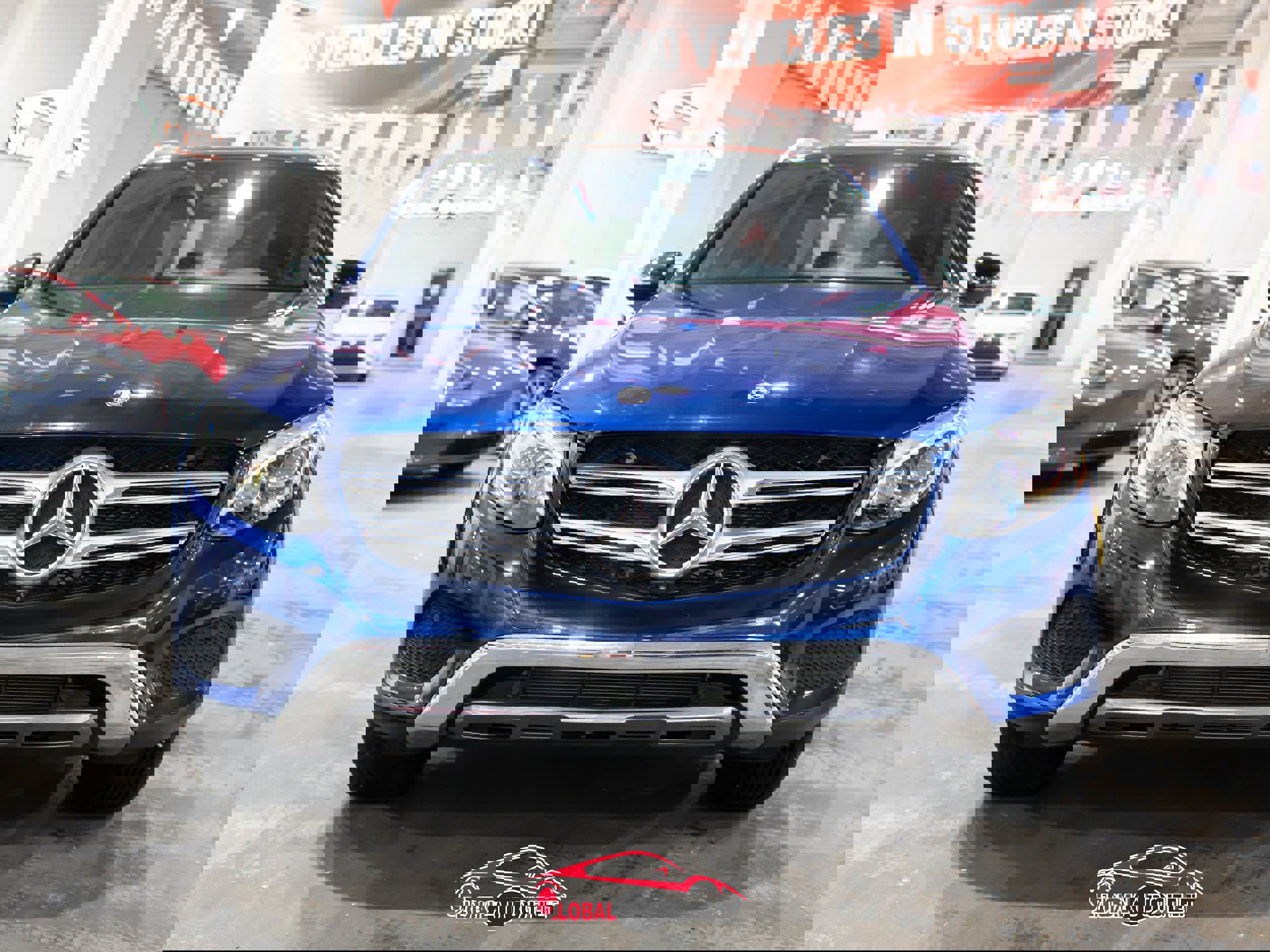 Used 2018 Mercedes-Benz GLC 300 4MATIC w/ Multimedia Package image 2
