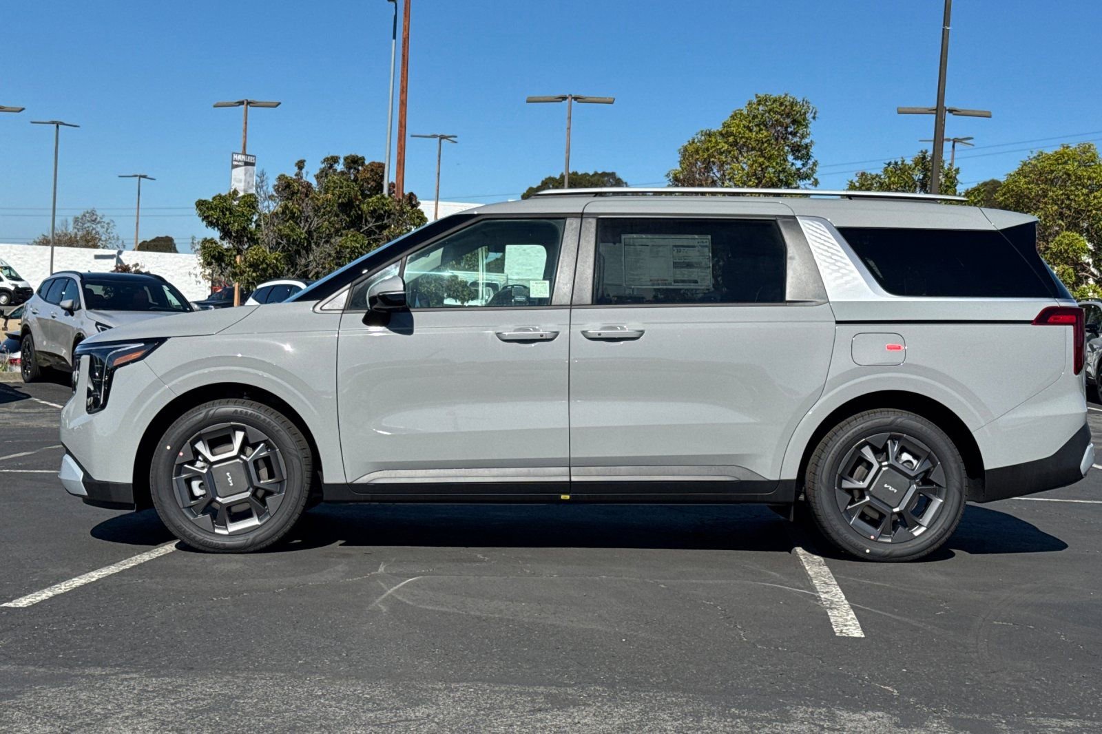 New 2026 Kia Carnival EX image 7