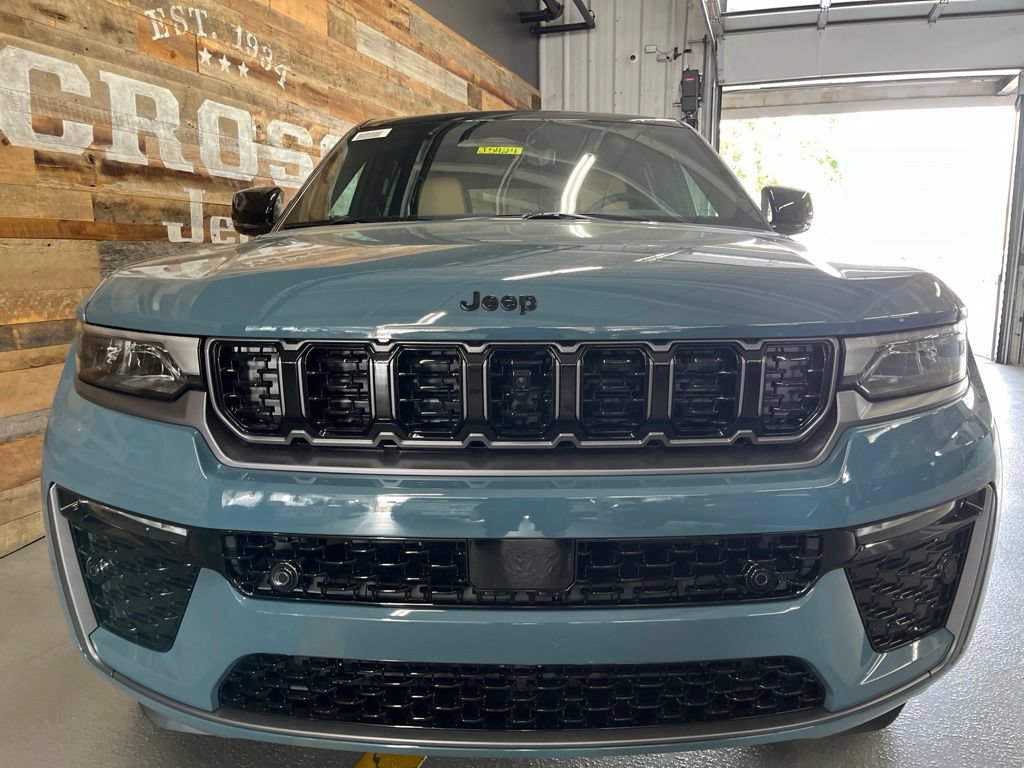New 2026 Jeep Grand Cherokee Summit w/ Obsidian Package AWD/4WD image 7