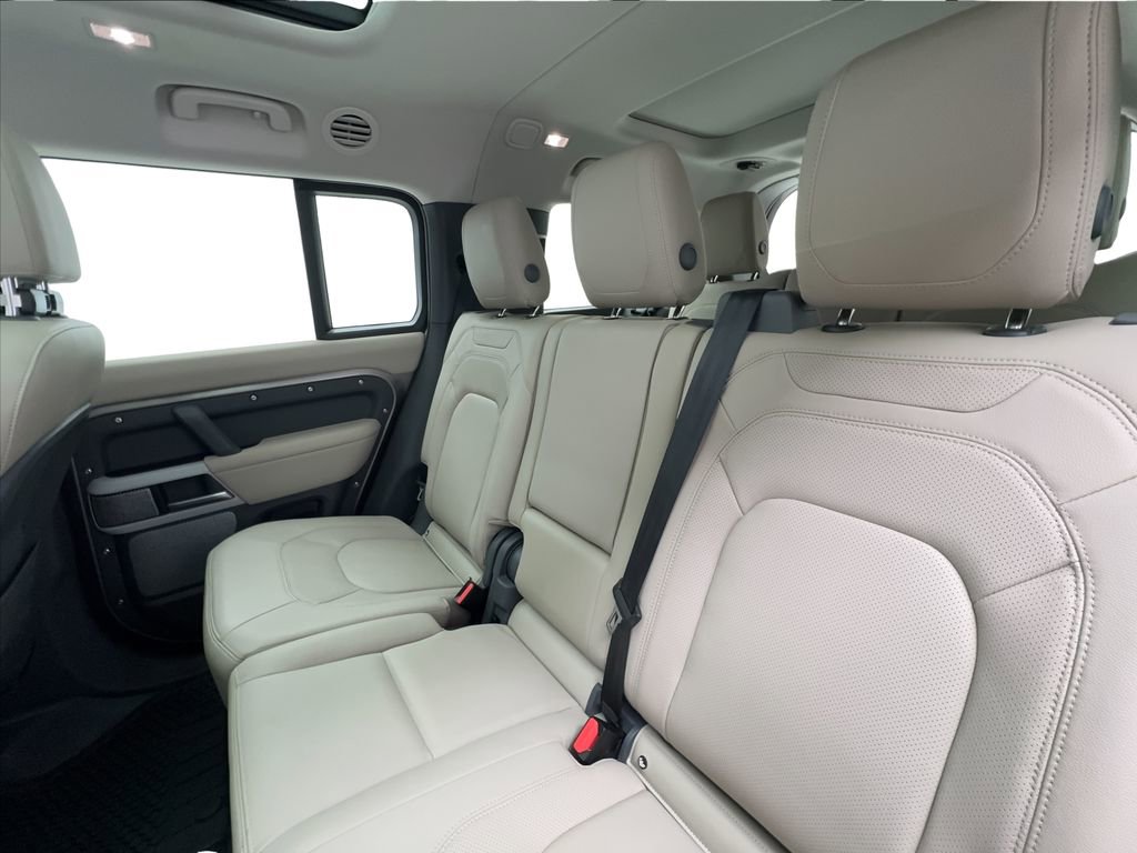 Used 2024 Land Rover Defender 130 S image 24