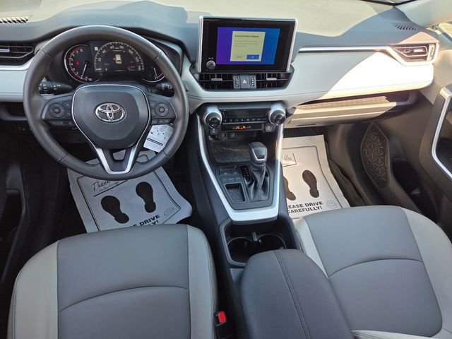 Used 2023 Toyota RAV4 XLE Premium image 9
