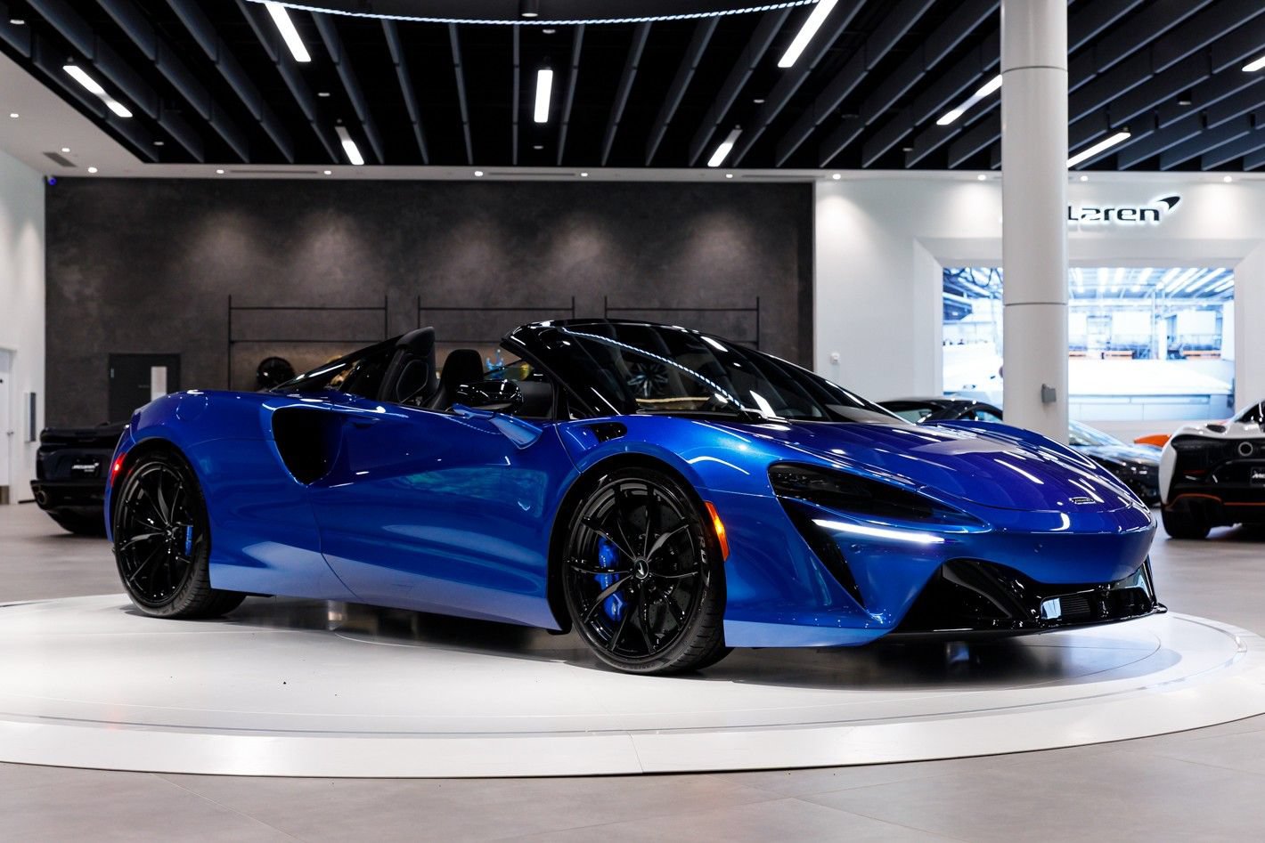 New 2026 McLaren Artura Spider RWD image 36
