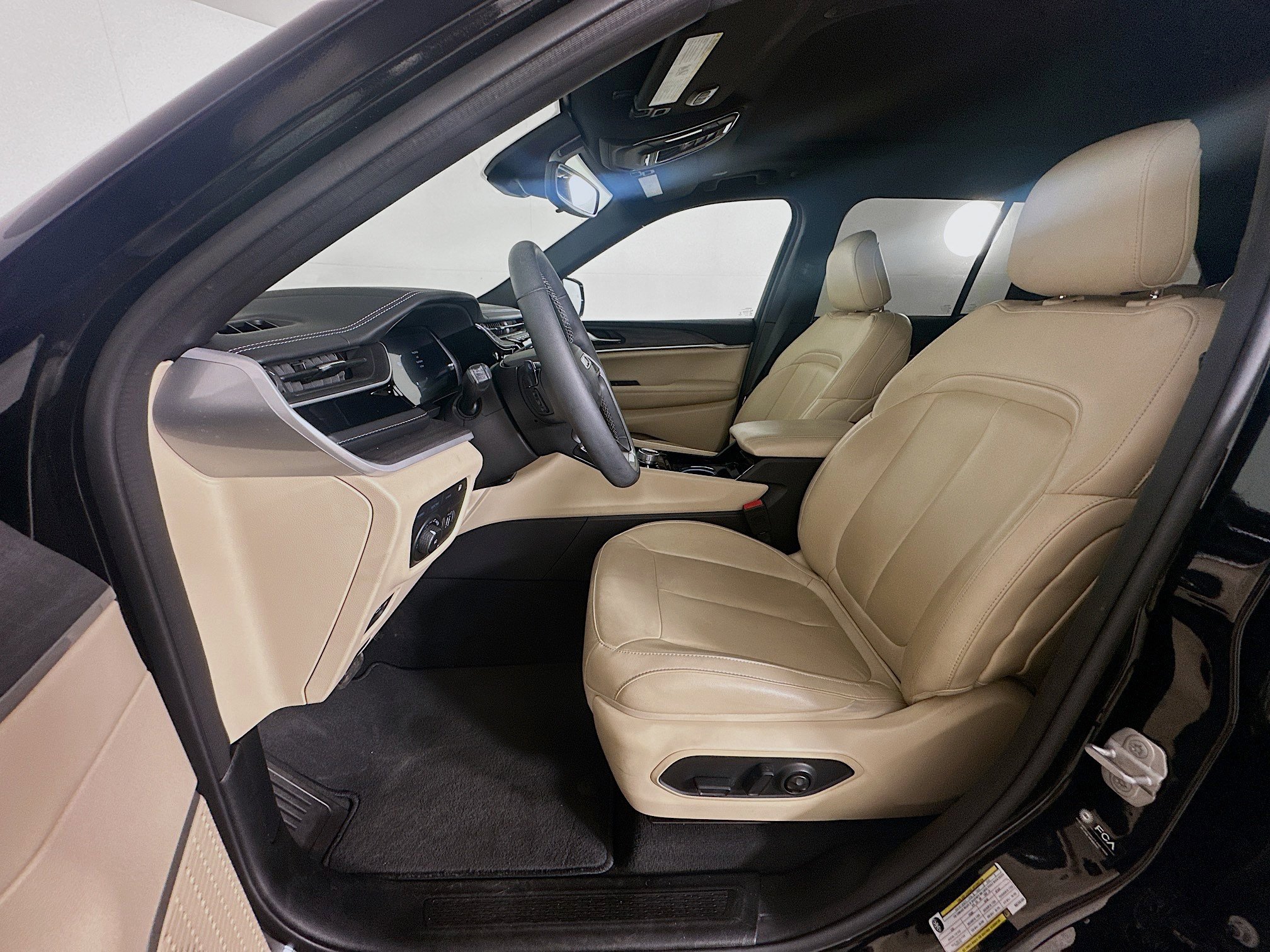 Used 2022 Jeep Grand Cherokee Limited 4xe AWD/4WD image 13