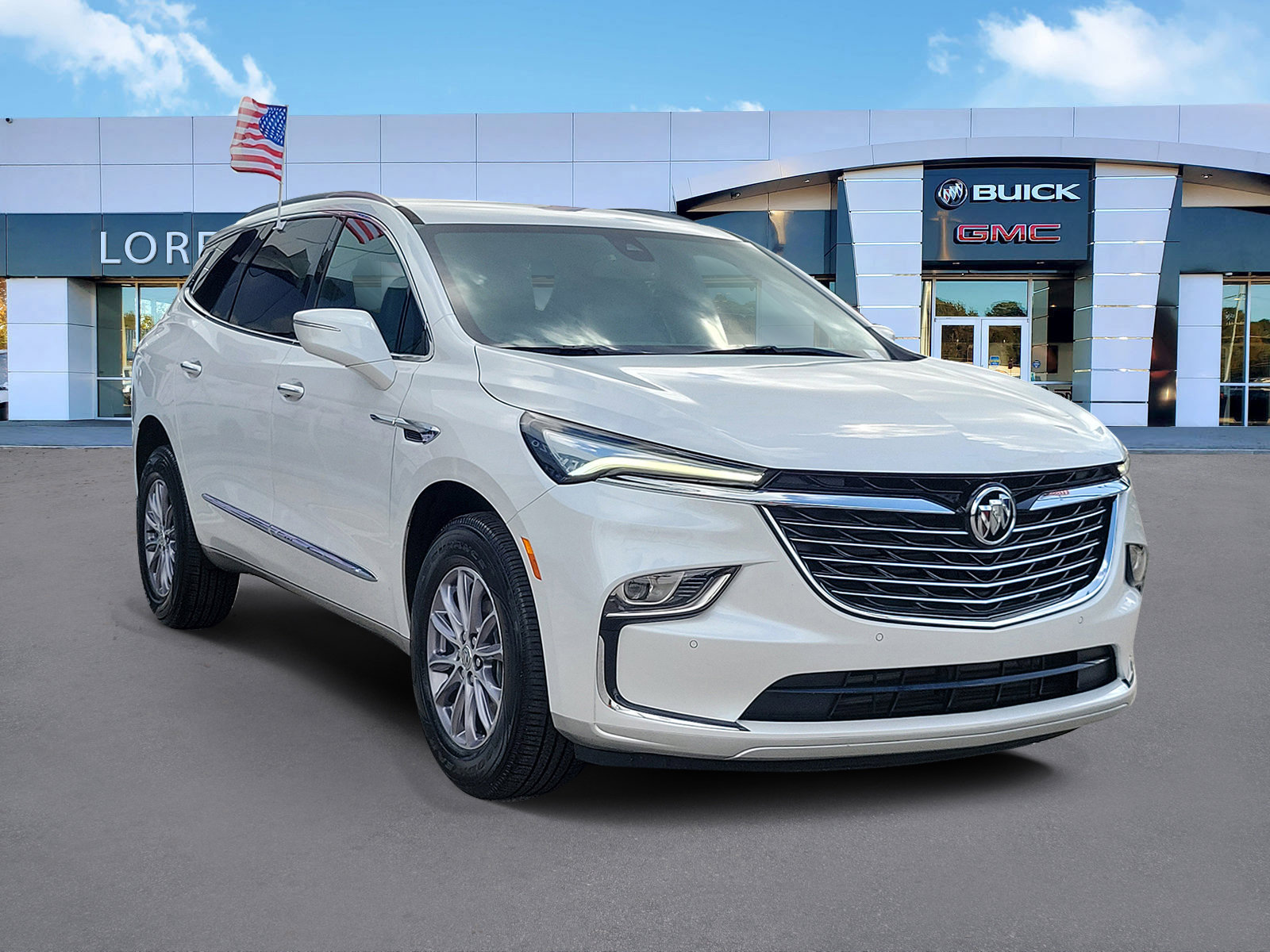Used 2024 Buick Enclave Essence image 3