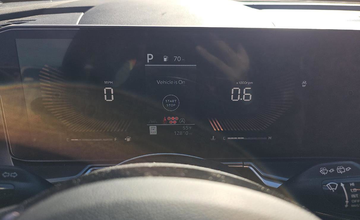 Used 2025 Kia Sorento S w/ Panoramic Sunroof Package image 6