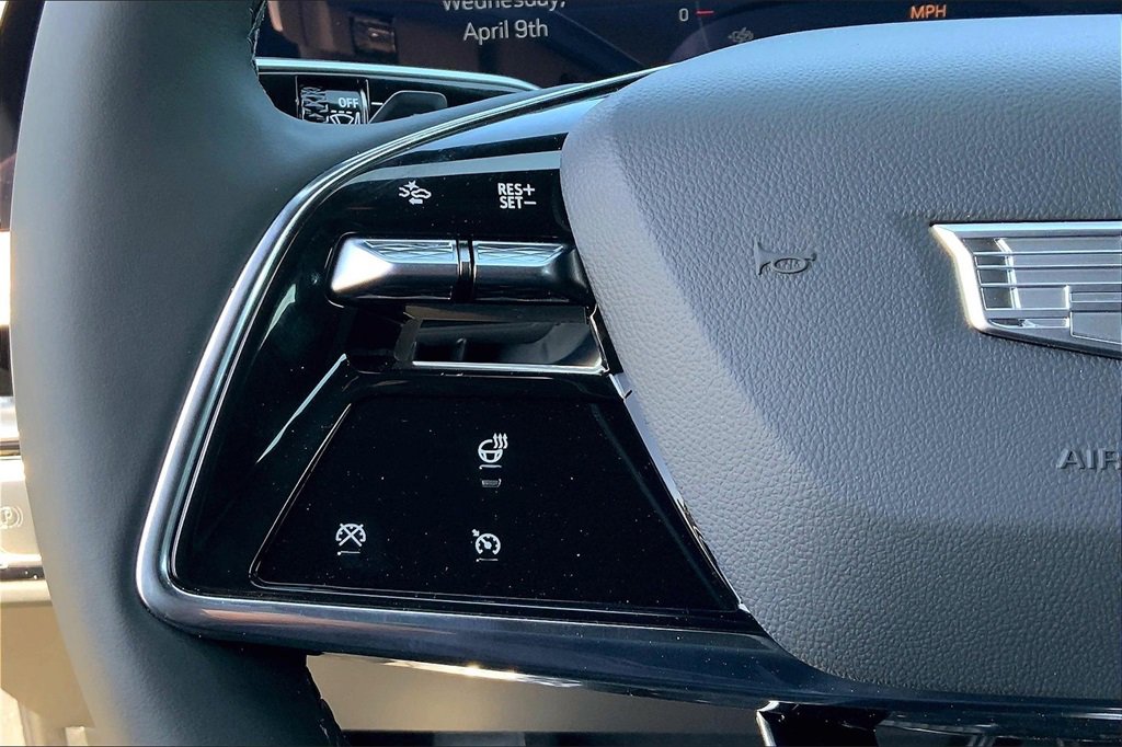 New 2025 Cadillac Lyriq Luxury image 23