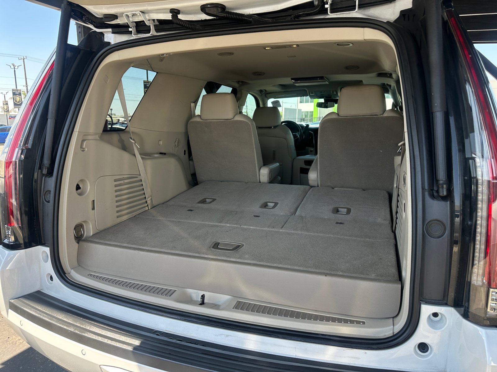 Used 2020 Cadillac Escalade Luxury AWD/4WD image 29