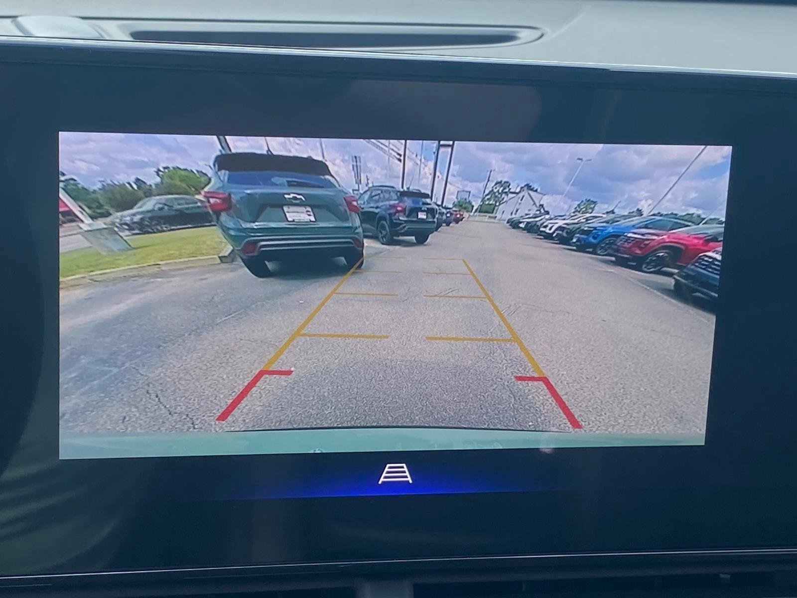 New 2026 Chevrolet Trax ACTIV w/ Sunroof Package FWD image 17