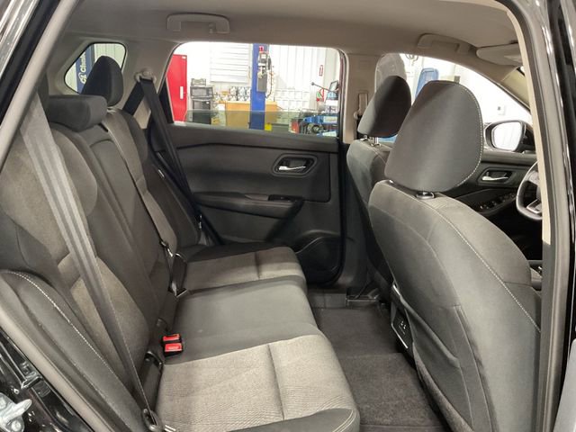 Used 2025 Nissan Rogue SV AWD/4WD image 11