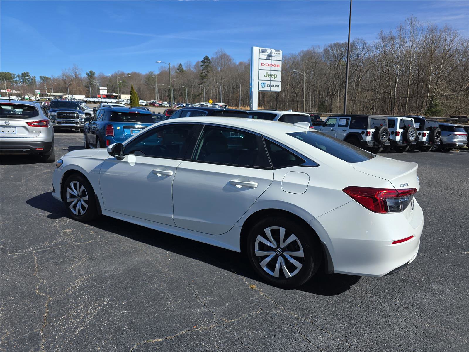 Used 2022 Honda Civic LX image 5