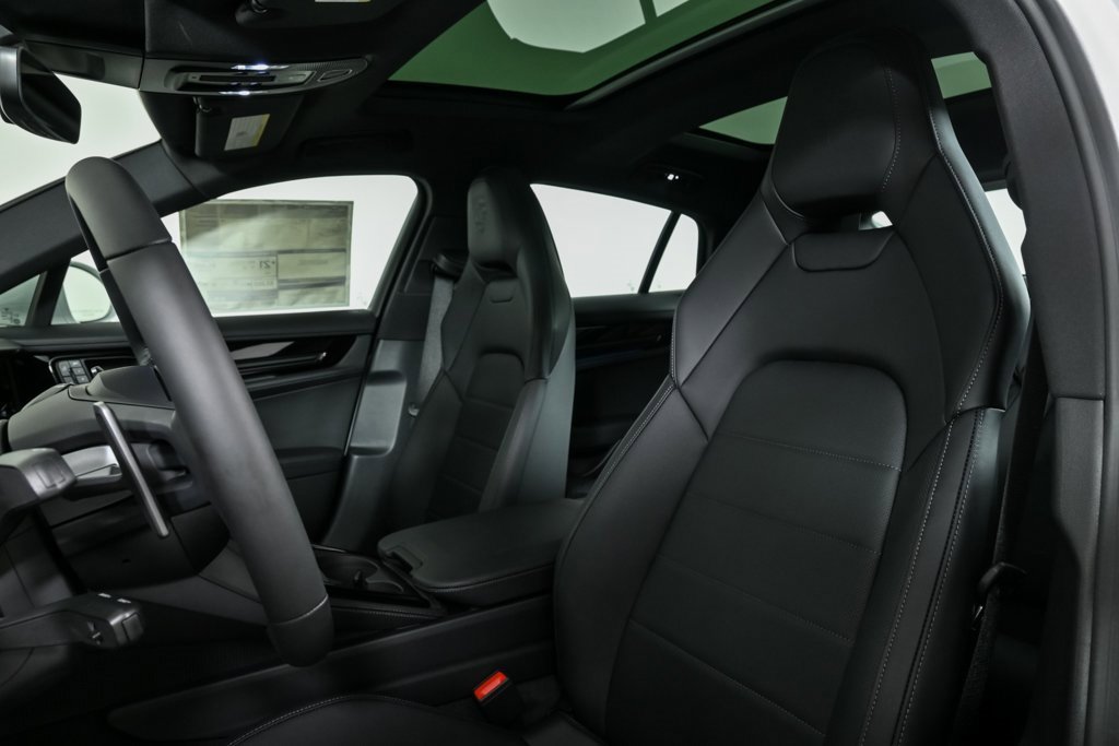 New 2025 Porsche Panamera image 5