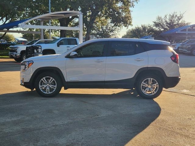 Used 2024 GMC Terrain SLE image 12