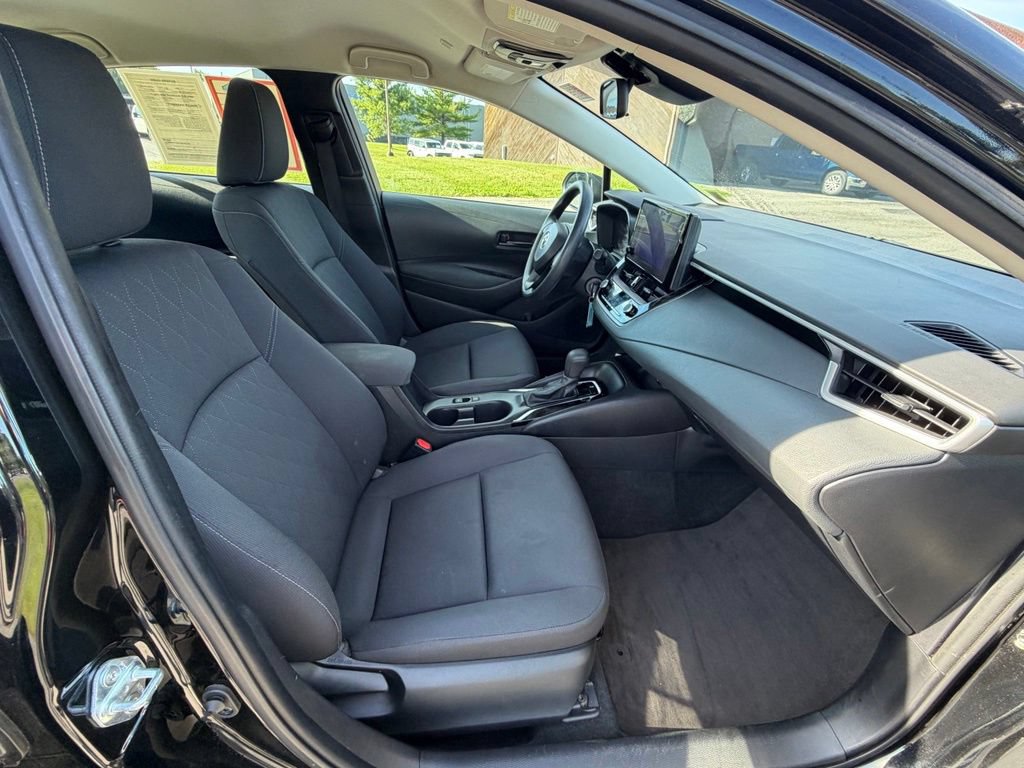 Used 2023 Toyota Corolla LE FWD image 32