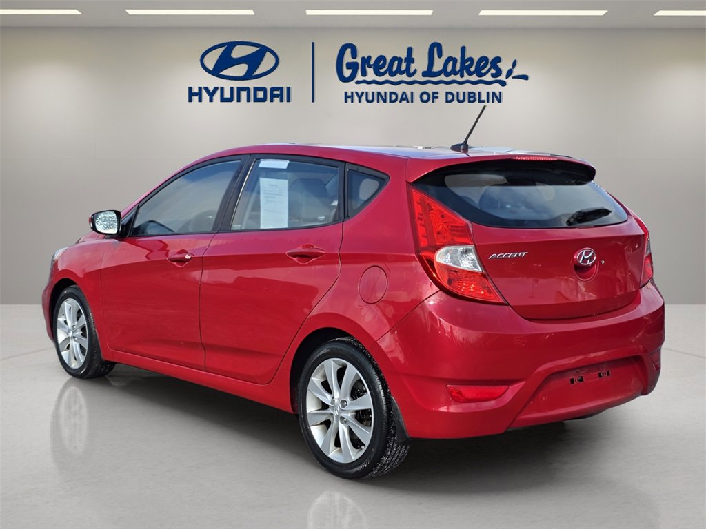 Used 2013 Hyundai Accent SE image 3