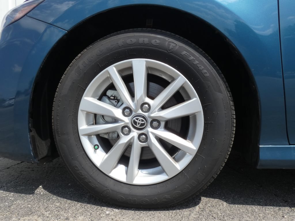 Used 2025 Toyota Camry LE FWD image 30