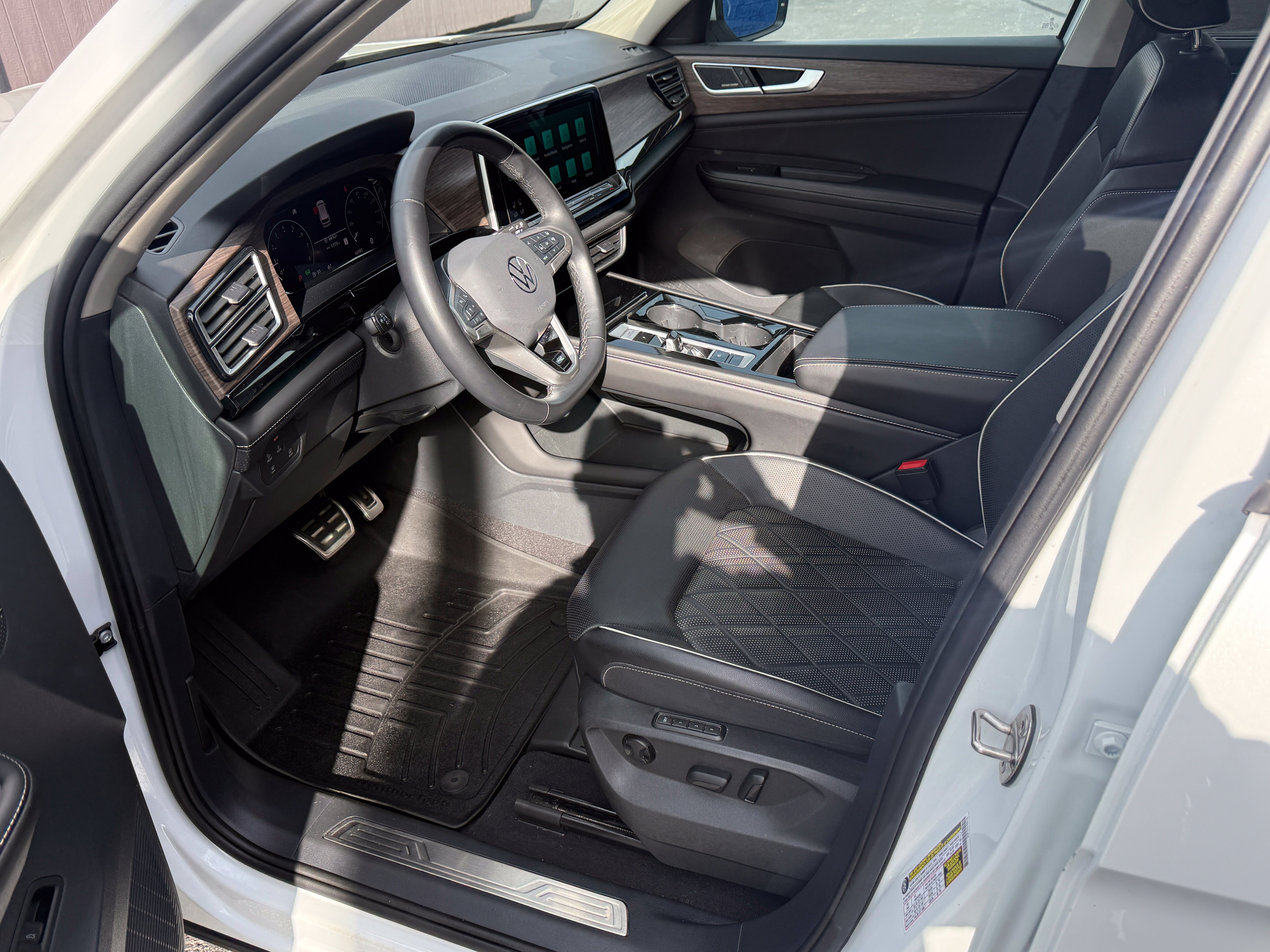 Used 2024 Volkswagen Atlas SEL Premium R-Line AWD/4WD image 7