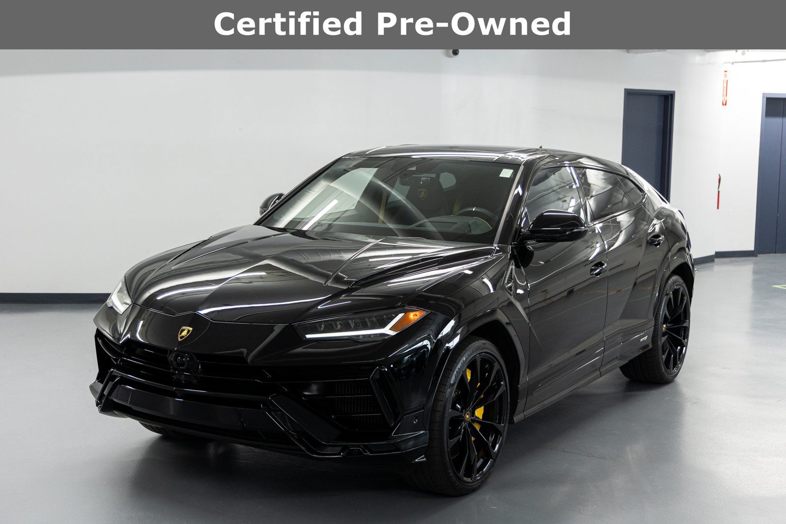 Used 2024 Lamborghini Urus S AWD/4WD image 2