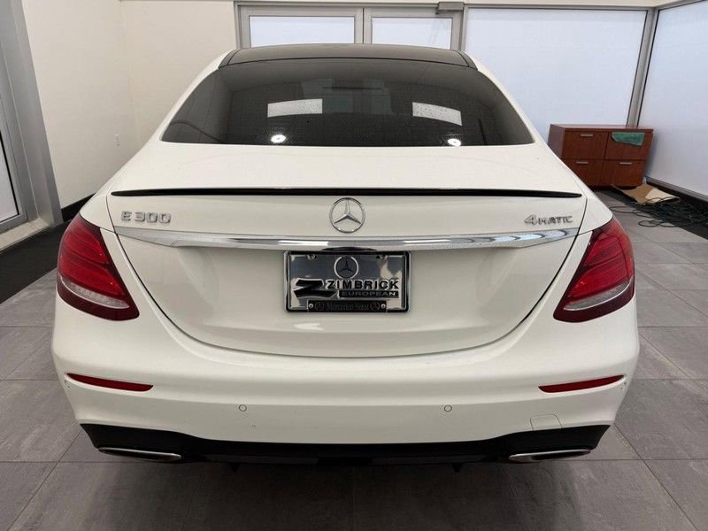 Used 2018 Mercedes-Benz E 300 4MATIC image 4