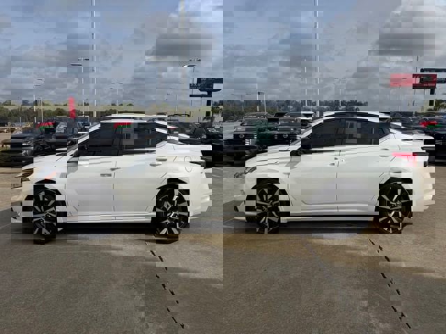 Used 2020 Nissan Altima 2.5 SR image 2