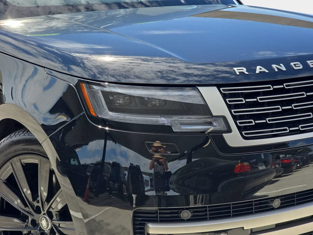Certified 2025 Land Rover Range Rover Long Wheelbase SE AWD/4WD image 34