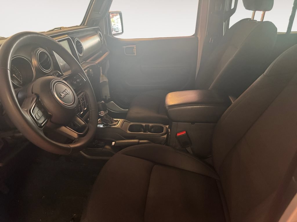 Used 2023 Jeep Wrangler Unlimited w/ Cold Weather Group AWD/4WD image 9