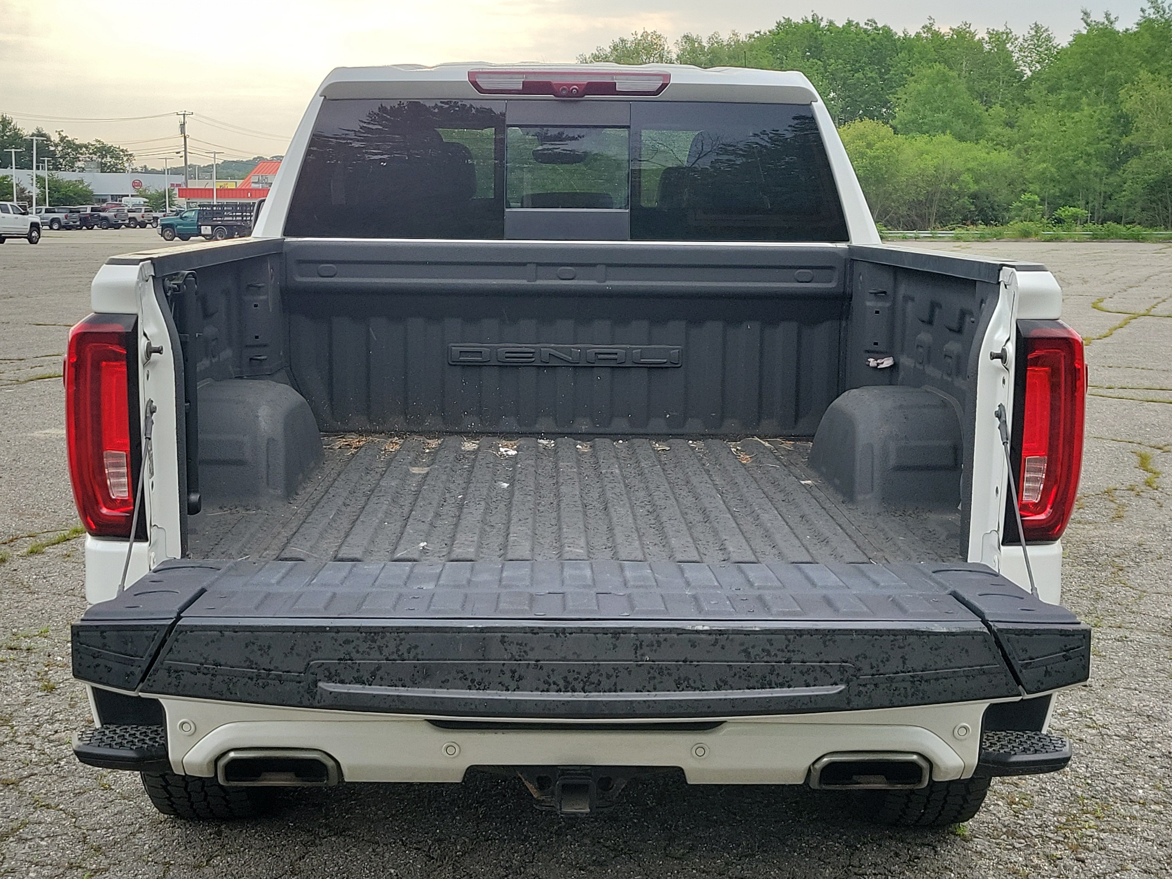 Used 2023 GMC Sierra 1500 Denali w/ Technology Package AWD/4WD image 17