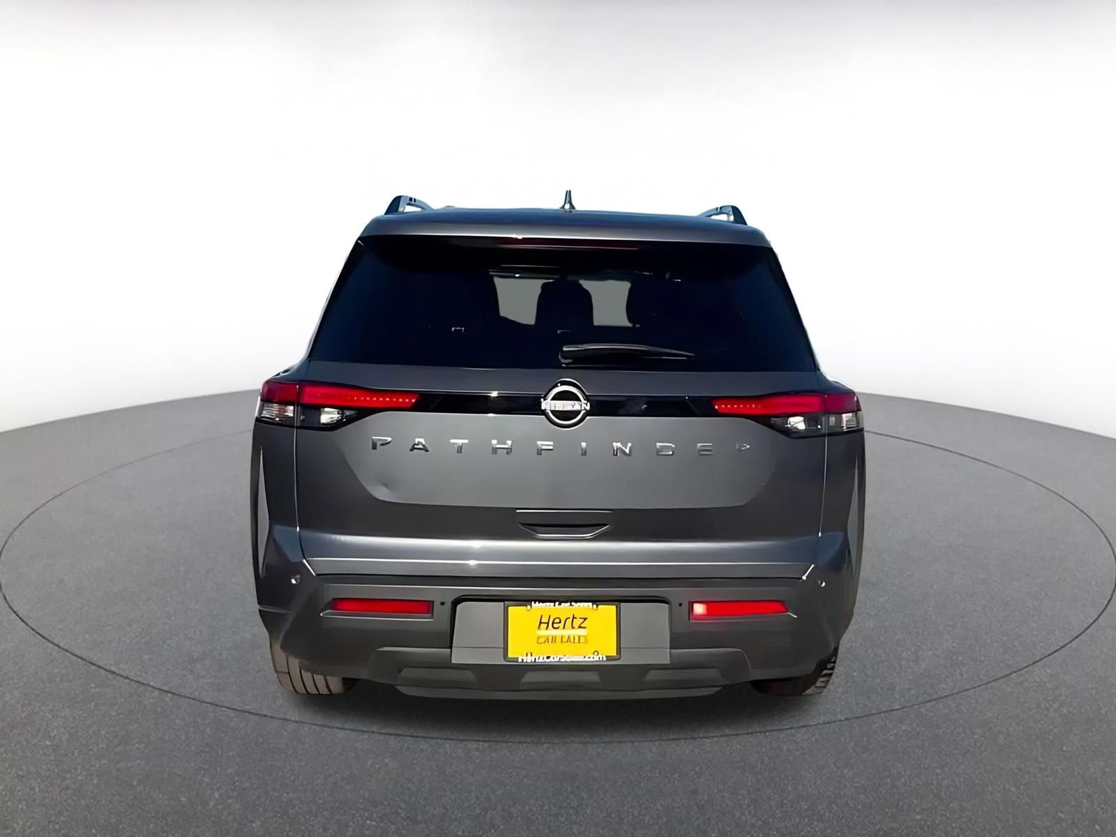 Used 2025 Nissan Pathfinder SV image 12