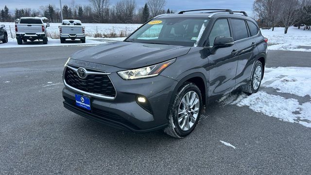 Used 2023 Toyota Highlander Limited image 7