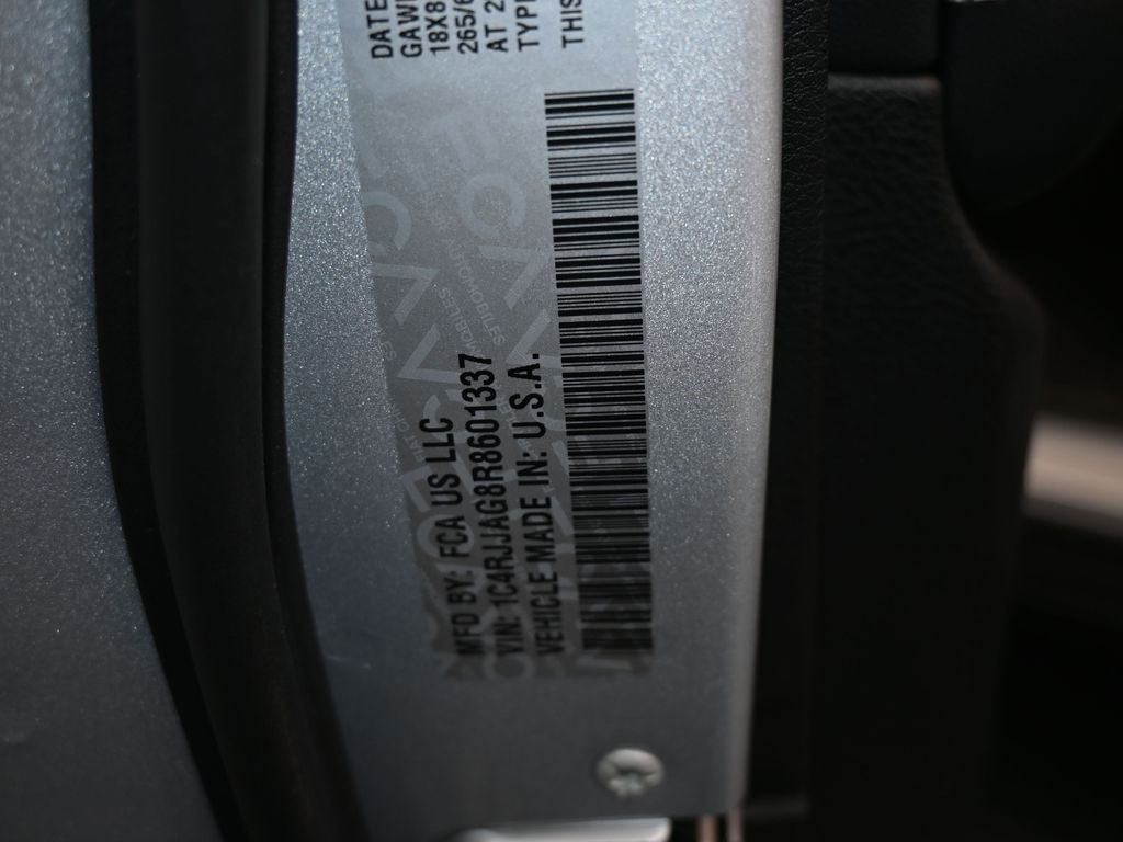 Used 2024 Jeep Grand Cherokee L Laredo image 16