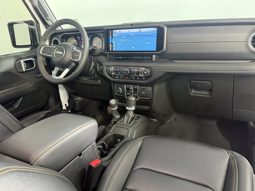 Used 2024 Jeep Wrangler Unlimited Sahara w/ Technology Group AWD/4WD image 14