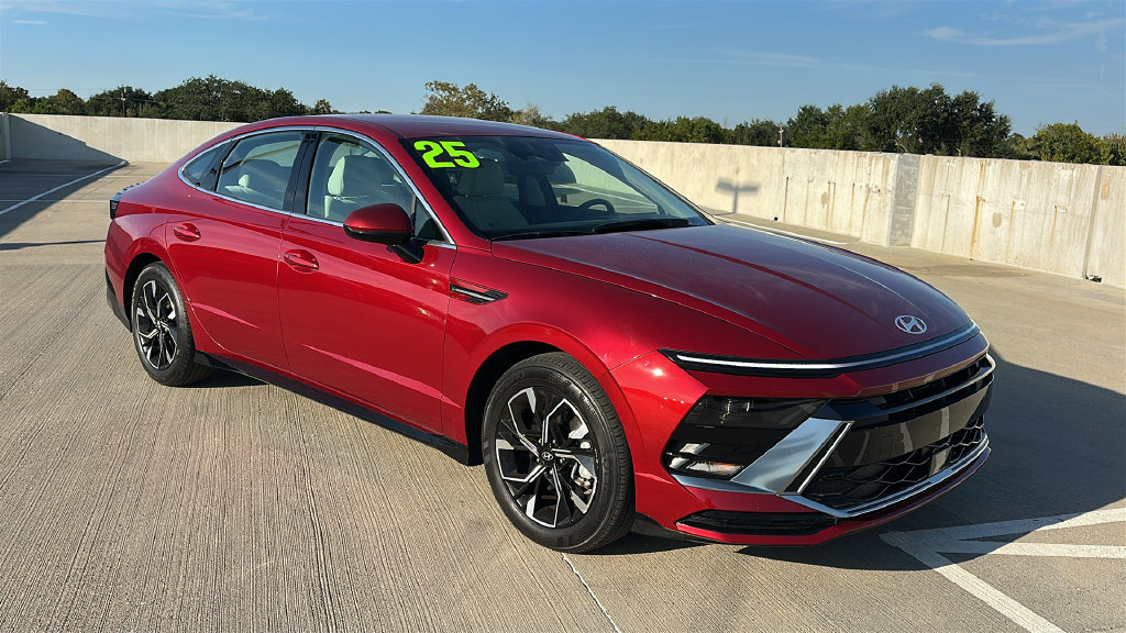 Used 2025 Hyundai Sonata SEL FWD image 14