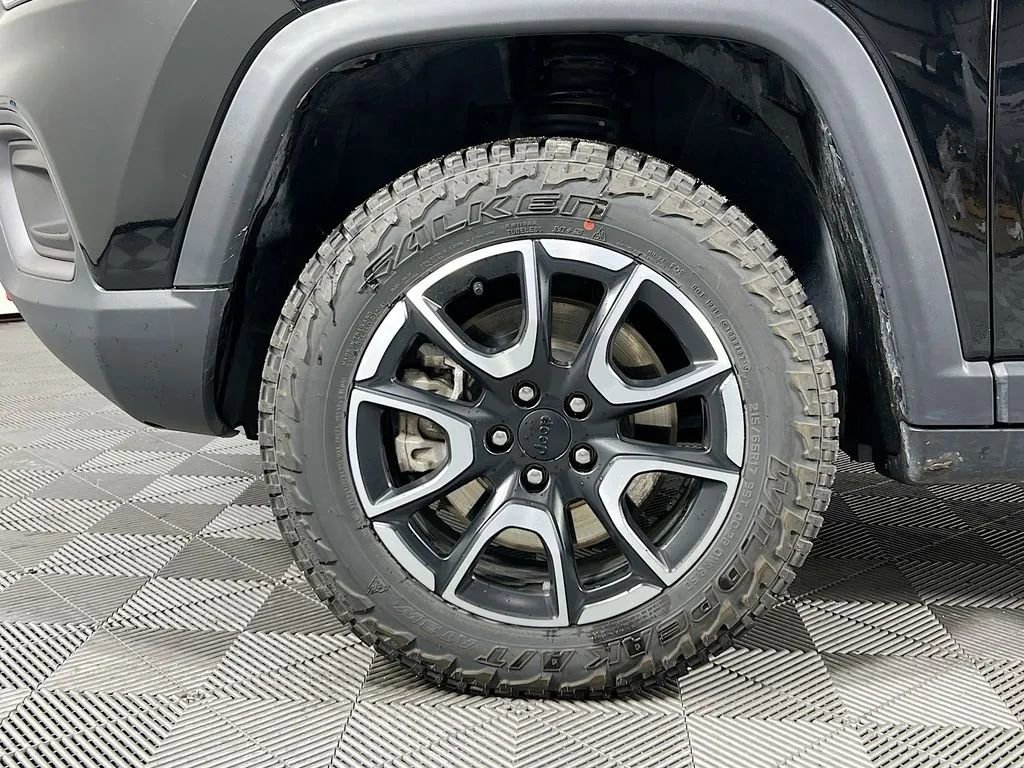 Used 2024 Jeep Compass Trailhawk image 29