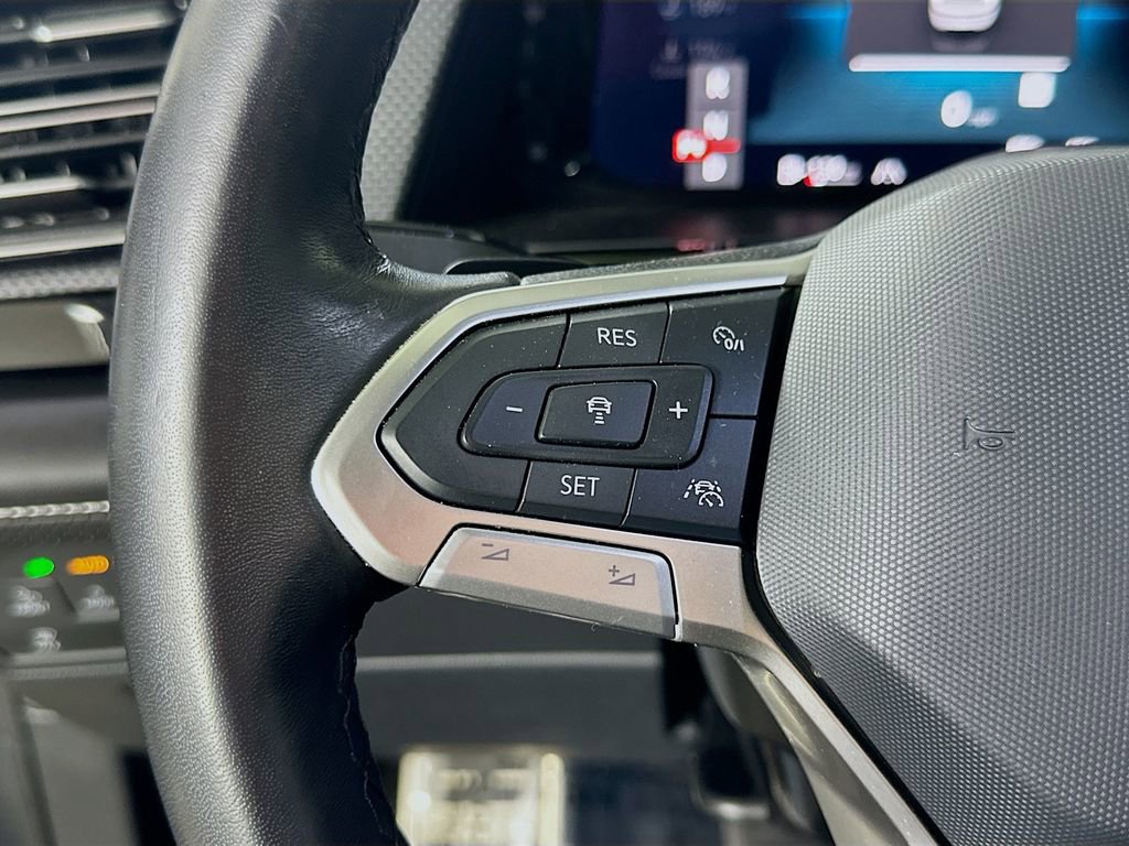 Used 2024 Volkswagen Atlas Cross Sport SEL R-Line image 22