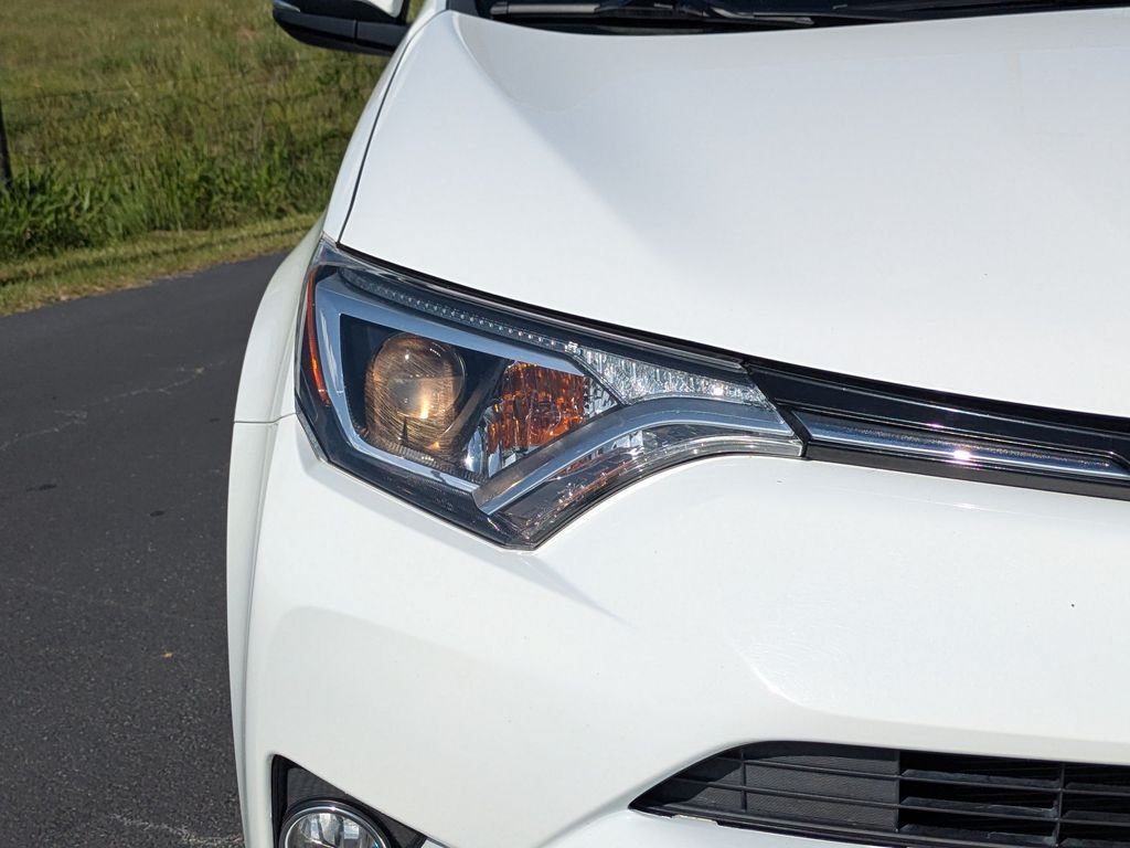 Used 2017 Toyota RAV4 XLE FWD image 10