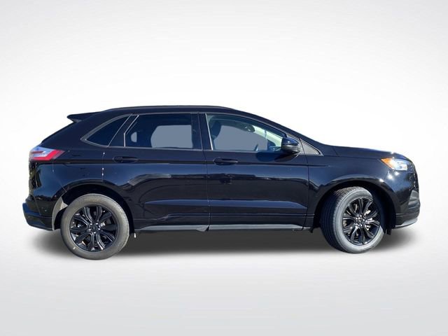 Certified 2022 Ford Edge SE w/ Black Appearance Package image 2
