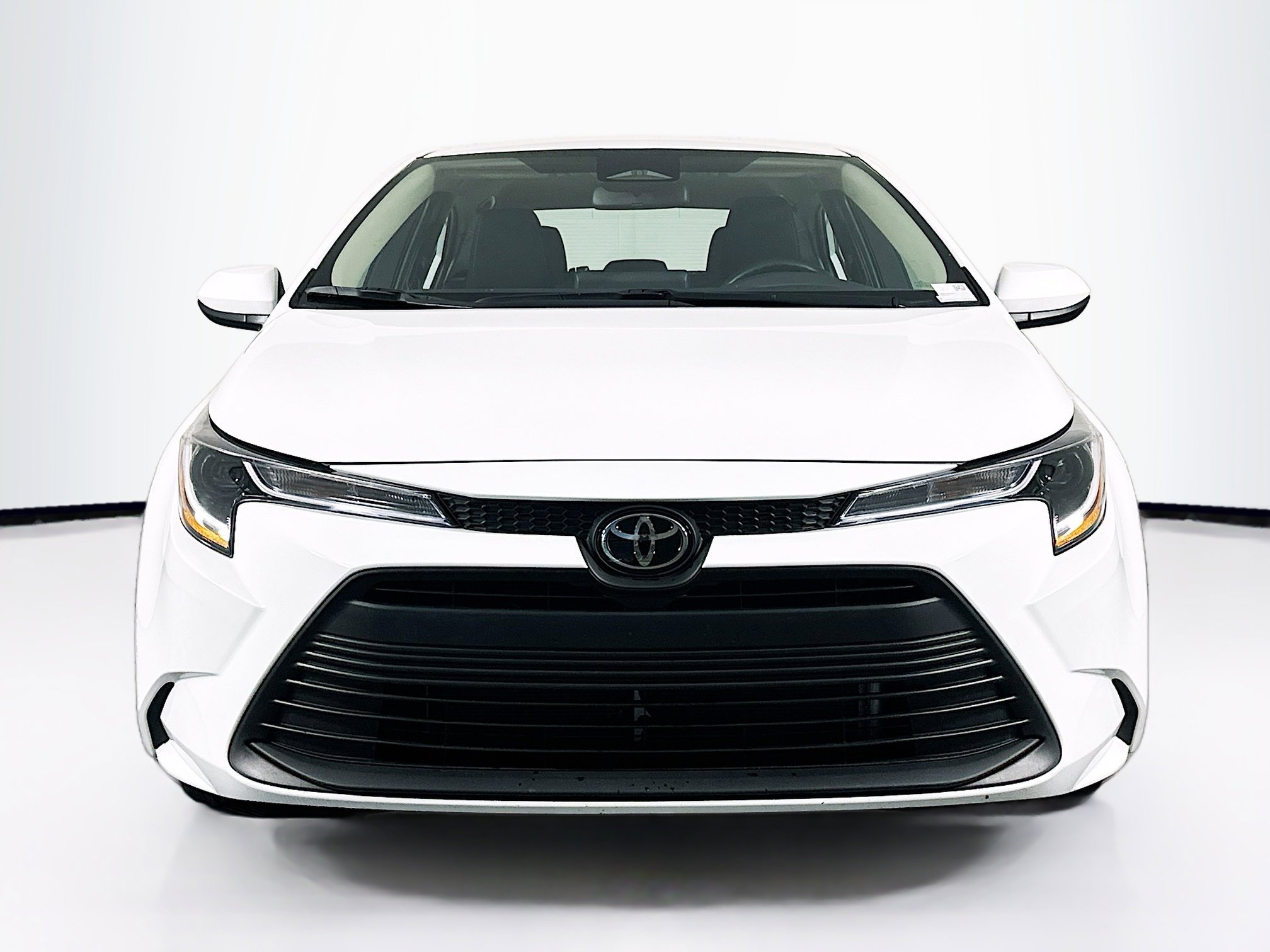 Used 2026 Toyota Corolla LE FWD image 2
