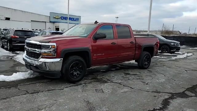 Used 2018 Chevrolet Silverado 1500 LT w/ LT Eassist Package image 4