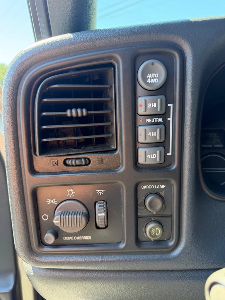 Used 1999 Chevrolet Silverado 1500 LS w/ Off-Road Chassis Pkg AWD/4WD image 15