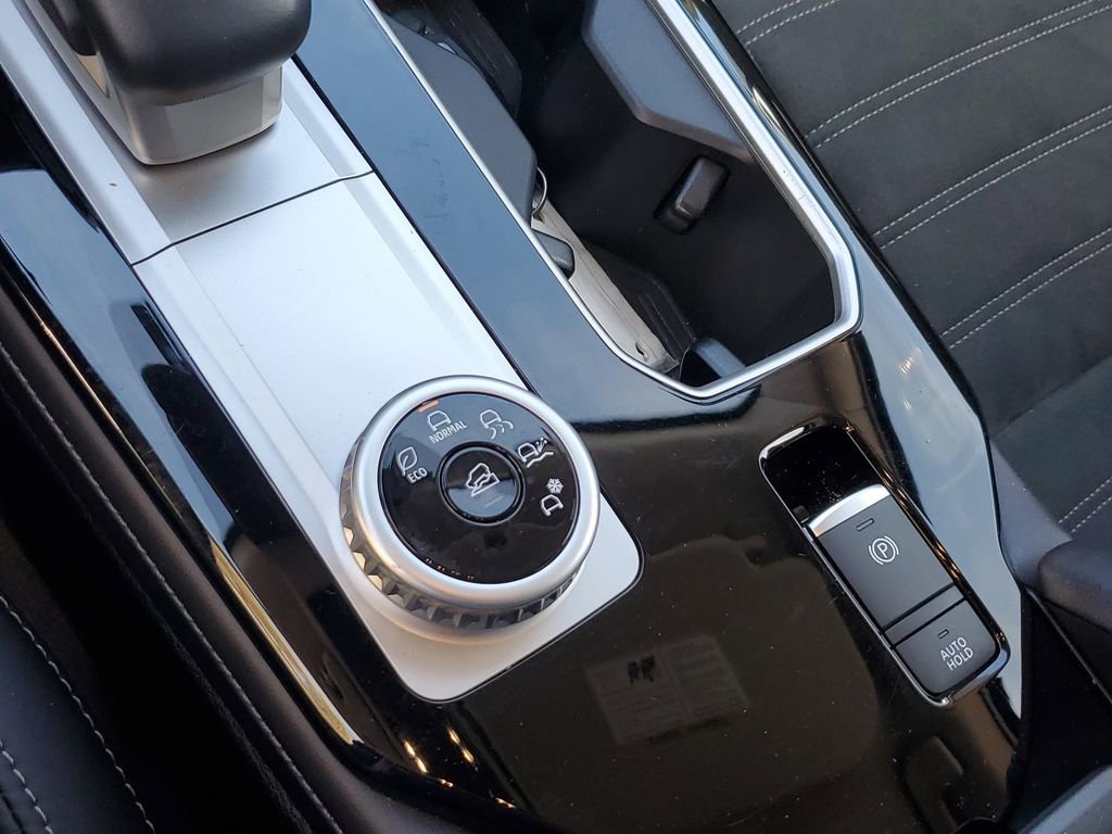 Used 2025 Mitsubishi Outlander SE image 28