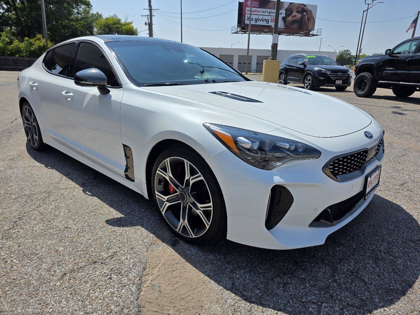 Used 2021 Kia Stinger GT2 RWD image 3