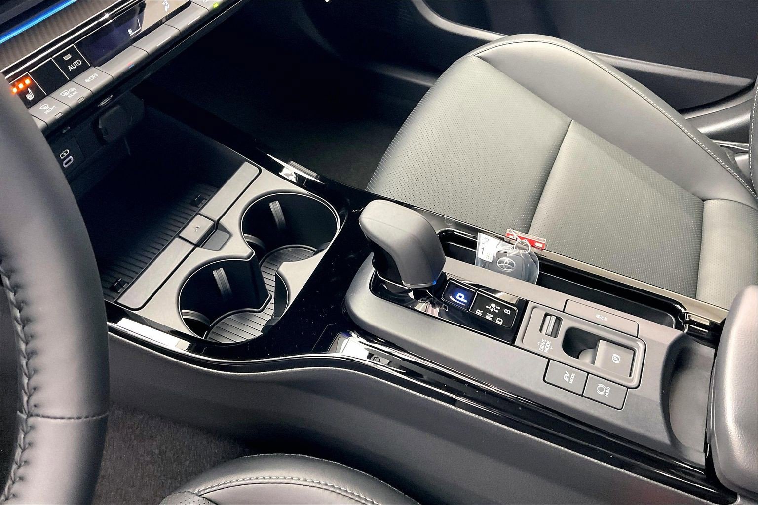 New 2026 Toyota Prius XLE FWD image 8