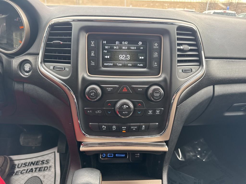 Used 2016 Jeep Grand Cherokee Laredo w/ Quick Order Package 23E AWD/4WD image 3